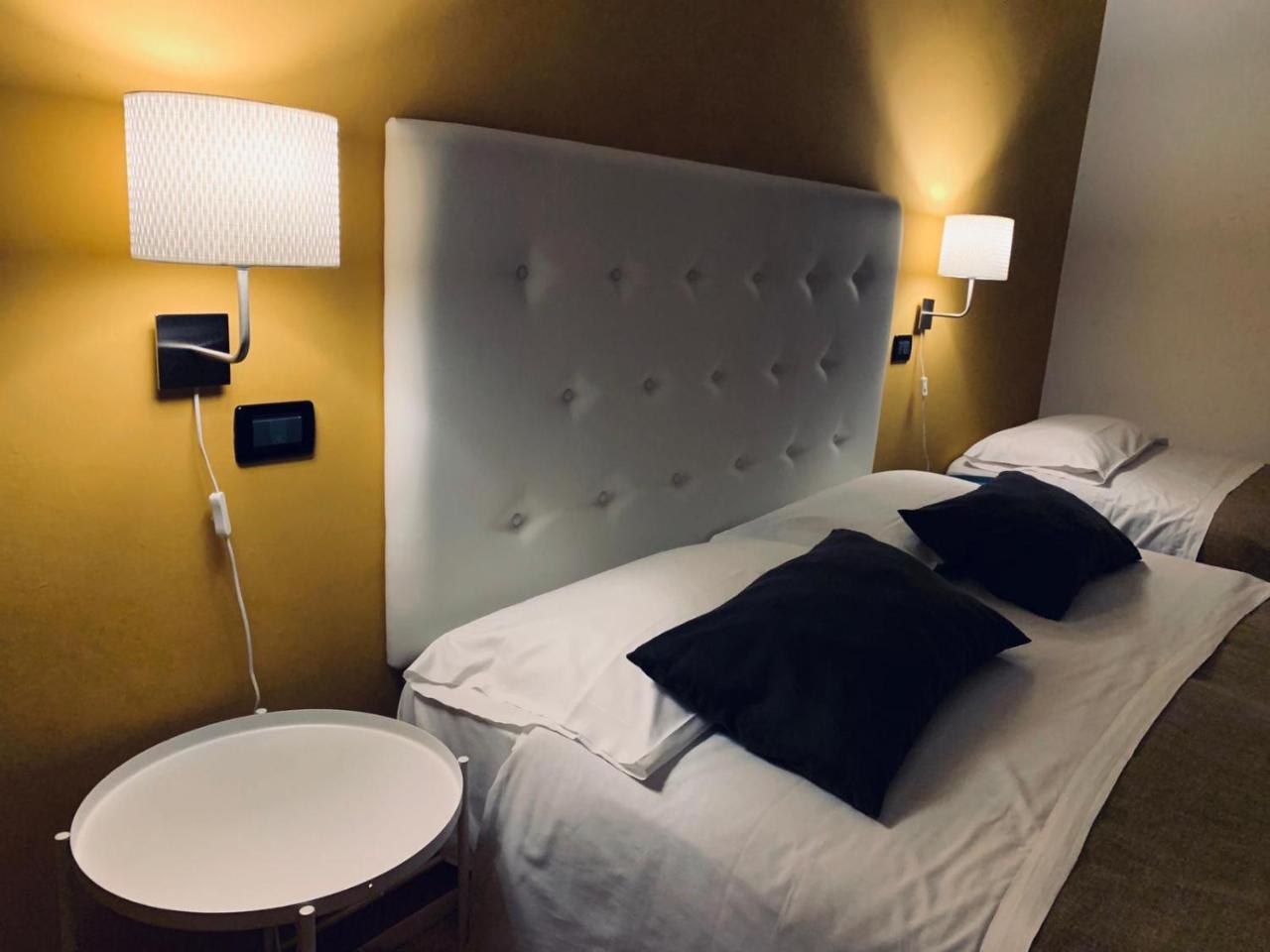 A Due Passi Dal Ponte Guest house *